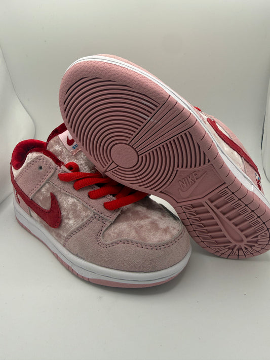Nike Dunk Low SB StrangeLove Valentine's Day