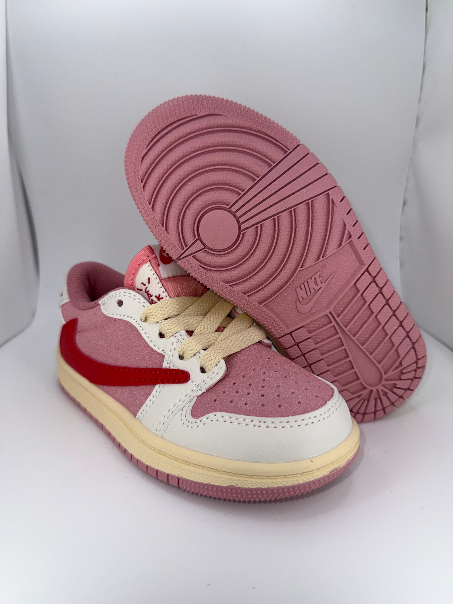 Travis Scott Jordan 1 Retro Low OG SP Sail Tropical Pink