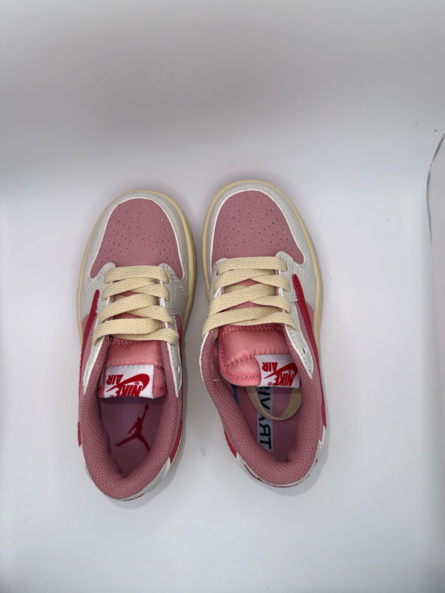 Travis Scott Jordan 1 Retro Low OG SP Sail Tropical Pink
